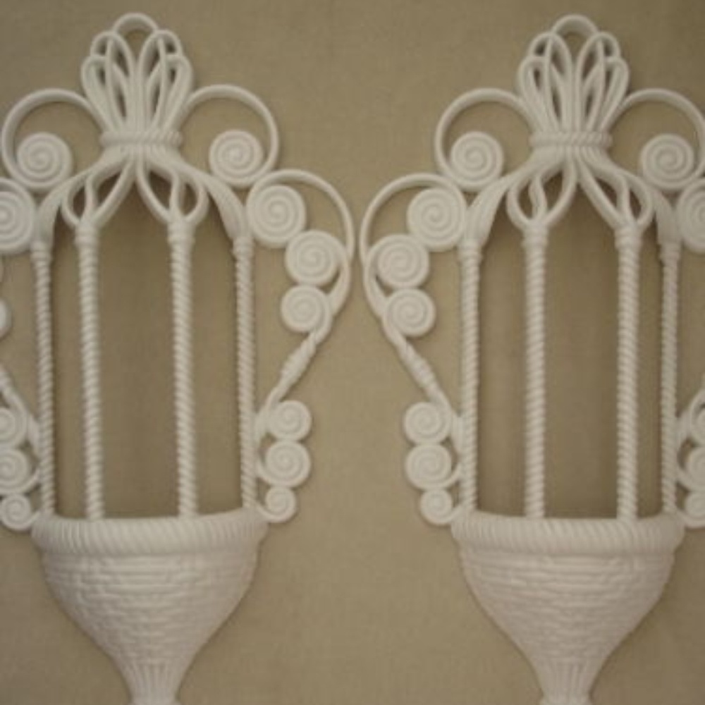 Vintage 2 piece burwood plastic wall basket set